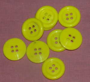 Knoflíky čtyřdírkové, žluté 35mm