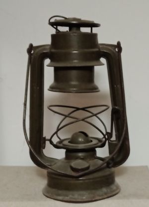 Petrolejová lampa - černá