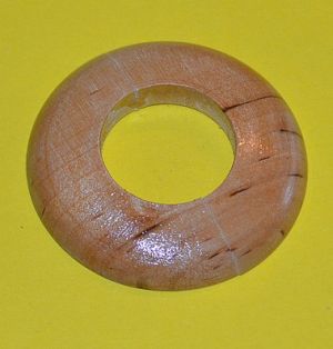 Rozeta - dřevěná, krytka pro otvory trubek ústředního topení Olše 3/4" - 28,5 mm