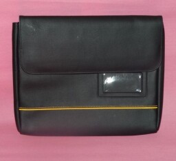 Brašna a na doklady. Rozměr 30 x 20cm.