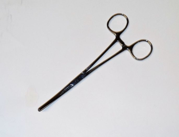 Peán zahnutý s vroubkovanými čelistmi 19cm.