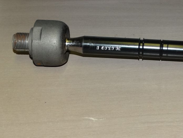 Axiální kloub, příčné táhlo řízení.