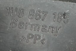 KRYTKA S VYREZEM LEVA CERNA /NASTAVENI ZRCATKA OCTAVIA/ - 1U0867185 