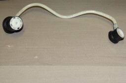 Ventil palivové nádrže s držákem filtru uhlíkového uhlí.