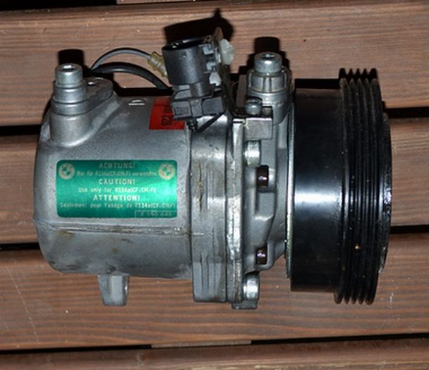 Kompresor klimatizace 8390646 pro BMW 318