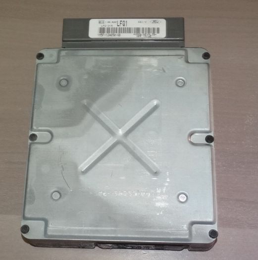 ŘÍDÍCÍ JEDNOTKA NA MOTOR NA FORD