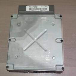 ŘÍDÍCÍ JEDNOTKA NA MOTOR NA FORD