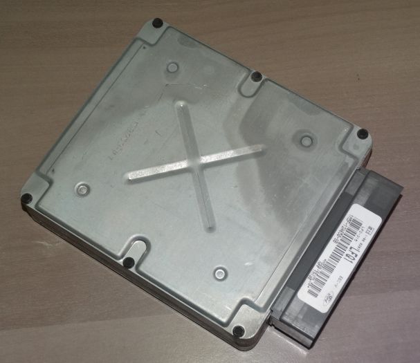 ŘÍDÍCÍ JEDNOTKA NA MOTOR NA FORD