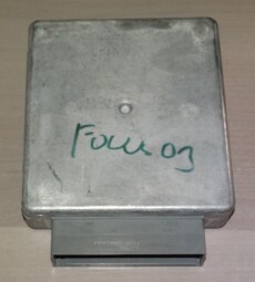 ŘÍDÍCÍ JEDNOTKA NA MOTOR NA FORD