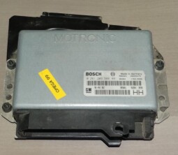Řídící jednotka motoru Bosch pro omega 99
