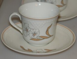 Dekorační - pocelánové hrníčky.