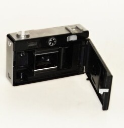 Analogový fotoaparát TRIPLET