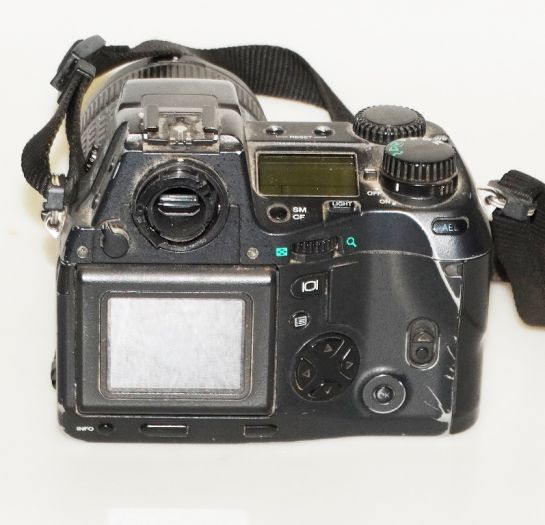 Digitální fotoaparát OLYMPUS 4,0 megapixelů.