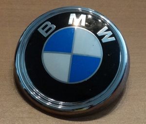 Přední Znak BMW na kapotu. Klasické provedení, průměr 90 mm