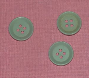 Knoflíky zelené, čtyřdírkové 26mm